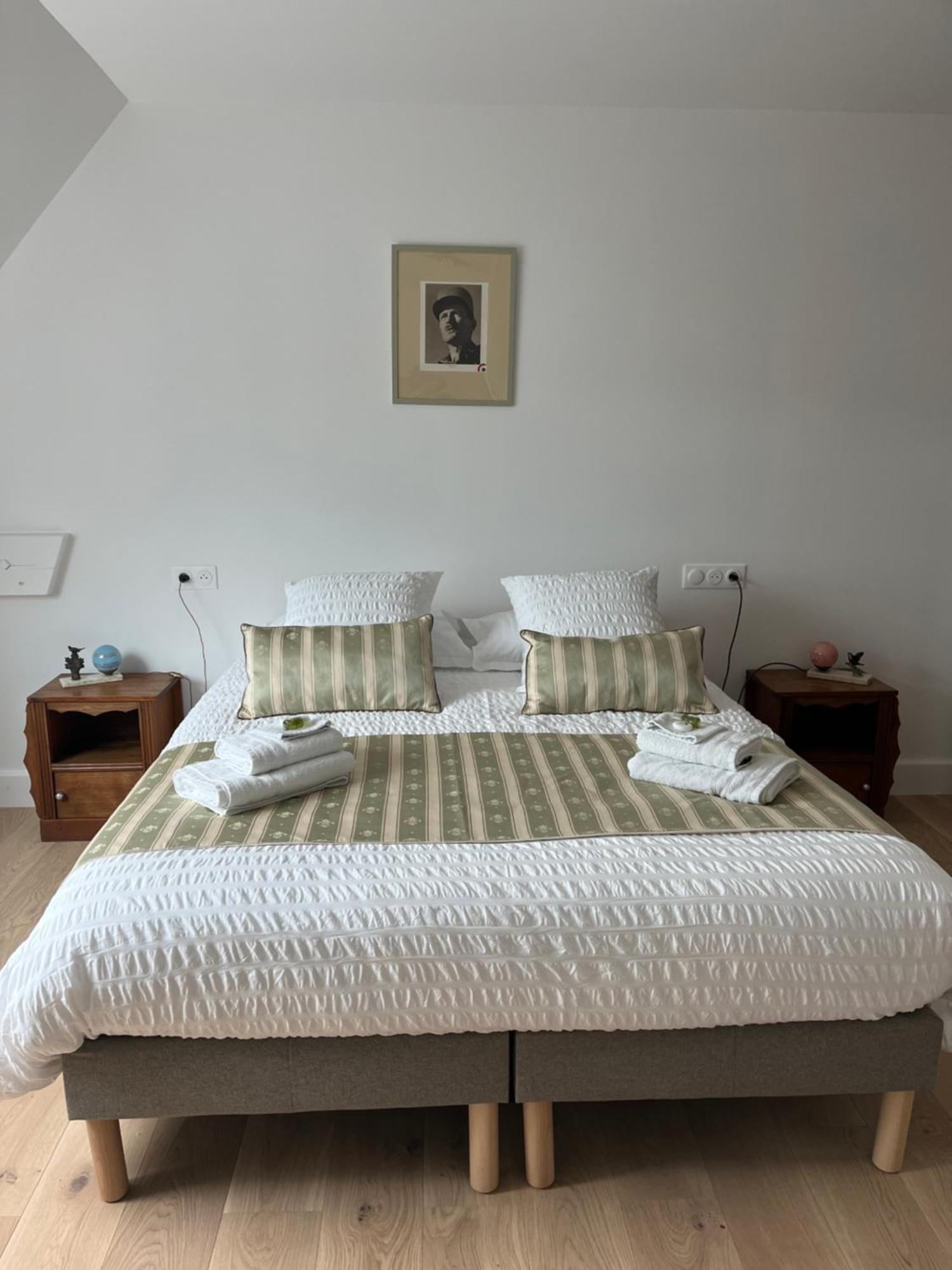 Chambre D'Hotes Le Domaine De La Vallee Saint-Martin-de-Varreville Eksteriør bilde